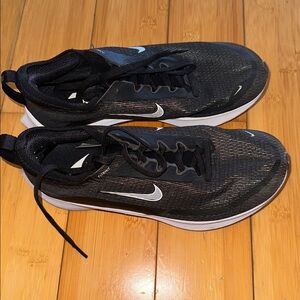 NIKE FLY KNIT SHOES